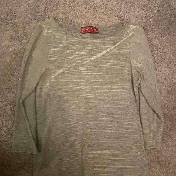 Shirt - Picture 2 of 4